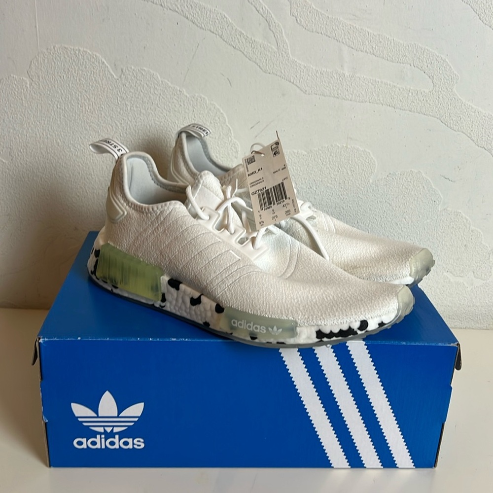 ADDIAS NMD R1 Men’s White Cow Print Sneaker Size 9.5 NWT